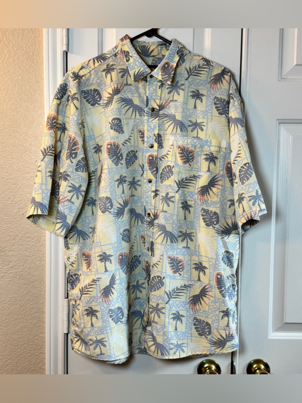 Keeler Bay Yellow Tropical Hawaiian Button Up Short Sleeve Shirt W/ Blue, Mens L